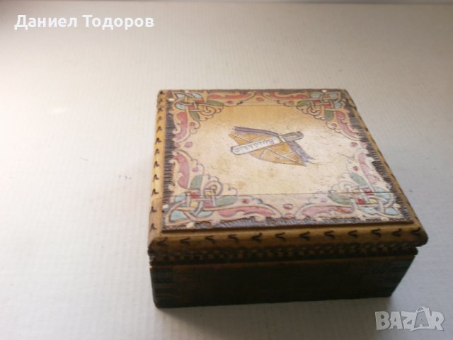 Стара  Дървена Табакера, Дървена  Кутия с Пирограф , снимка 3 - Табакери - 38384343