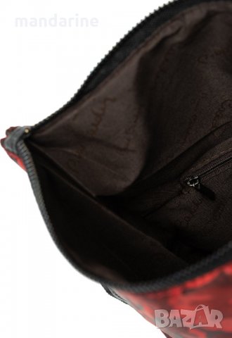 ПРОМО 🍊 PIERRE CARDIN 🍊 Оригинална чанта за през рамо в тъмно червено 30х23х2 см нова с етикети, снимка 7 - Чанти - 28394937