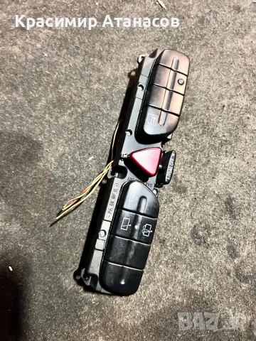 Бутон за аварийни светлини за Мерцедес Ц-класа W203.2038210551, снимка 2 - Части - 48358788