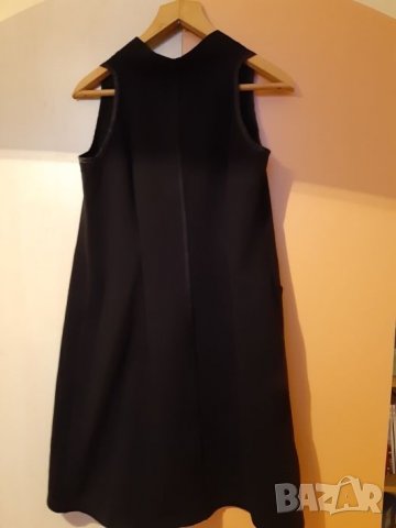 Елегантна черна рокля, без ръкави 