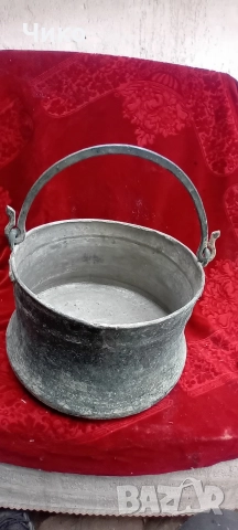 Стар здрав голям котел арания