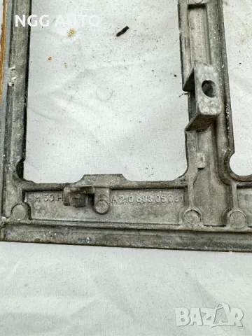 Централна конзола с копчета за Мерцедес Е класа Mercedes W210, 21068305081, снимка 5 - Части - 47933804