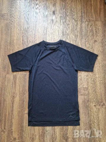 Страхотна мъжка тениска NIKE  JORDAN размер S 