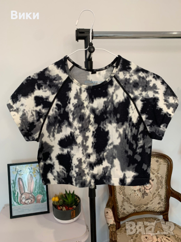 Къса тениска в размер L, подходяща е и за М