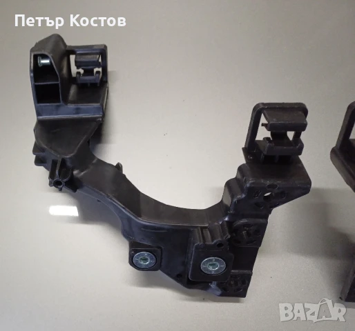 Стойки Скоби за фар L+R Kia Seed JD 2012-2018, снимка 2 - Аксесоари и консумативи - 51287528