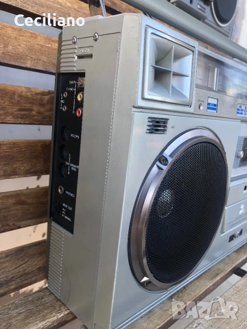 Радиокасетофон JVC RC M-70, снимка 5 - Радиокасетофони, транзистори - 53529675