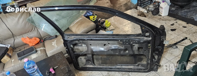 Предна лява врата за Фолксваген поло 6н , снимка 2 - Части - 52619391
