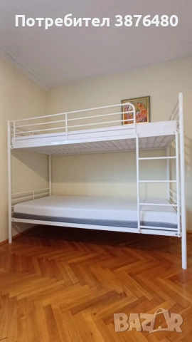 Продавам двуетажно легло с матраци
