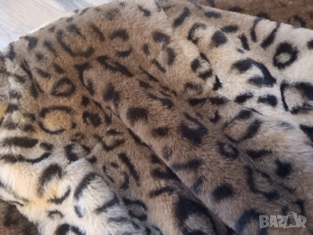 Forever 21-ново палтенце косъм животински принт, снимка 5 - Палта, манта - 53596746