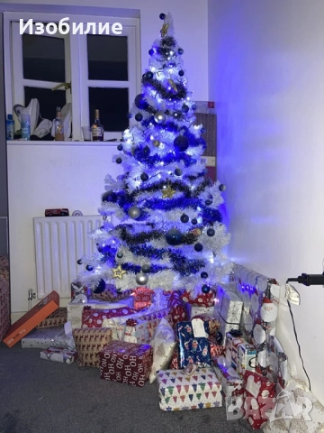 Коледна Снежно бяла или зелена елха с шишарки + пласмасова стойка  ТОП ПРЕДЛОЖЕНИЕ, снимка 13 - Декорация за дома - 52386757