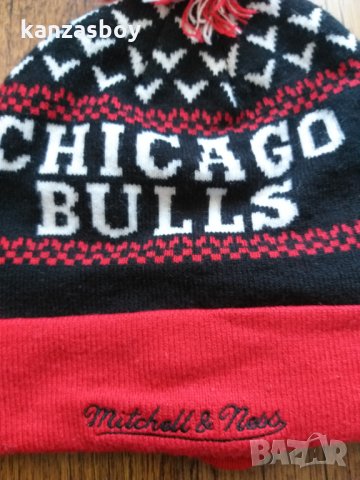 mitchell and ness chicago bulls winter cap - страхотна зимна шапка КАТО НОВА, снимка 4 - Шапки - 34763249