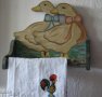 Закачалка, стар ДЪРВЕН пешкирник с  патки патка птица рисунка, снимка 2