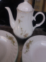 Чайник и 4 дълбоки чинии порцелан, снимка 1 - Чинии - 44908282