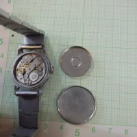 Часовник "ЗАРЯ" ръчен дамски с верижка съветски работещ - 1, снимка 5 - Дамски - 28363079