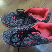 Дамски спортни обувки, снимка 2 - Маратонки - 27492635