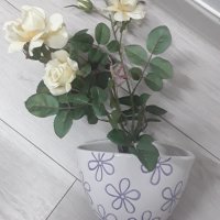 Кашпи и вази с декоративни цветя . Продават се заедно., снимка 3 - Изкуствени цветя - 43384312