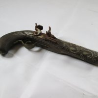 Пистолет декорация, снимка 4 - Антикварни и старинни предмети - 40723545