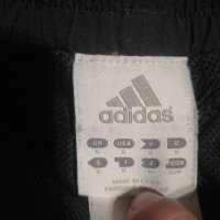 Гащи Adidas , снимка 2 - Къси панталони - 40531877