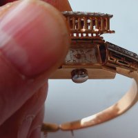 Дамскa златнa гривна-часовник 18 карата с 34 диаманта.Датира от началото на 20 век,марка Венус, снимка 12 - Гривни - 44086042
