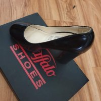 Обувки , снимка 1 - Дамски обувки на ток - 43095747
