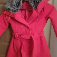 Кокетно червено палтенце за малка госпожица, снимка 1 - Детски якета и елеци - 38448944
