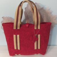 Червена зимна чанта – филц, голяма, снимка 1 - Чанти - 43223113