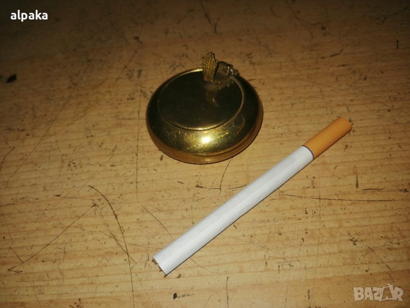 Продавам малък месингов пепелник, снимка 1