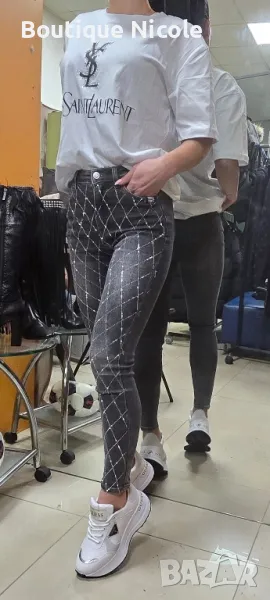 Уникални дамски дънки , снимка 1