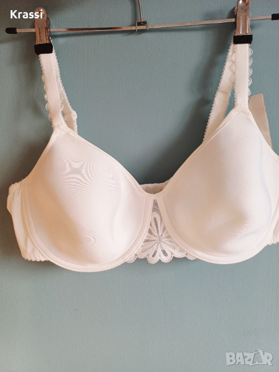 Бял сутиен Triumph  95 B нов, снимка 1