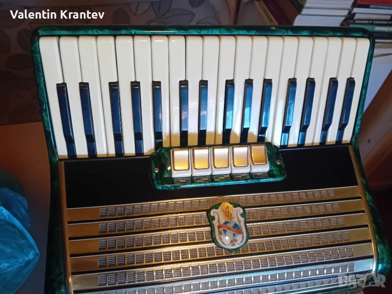Акордеон Weltmeister 60, снимка 1