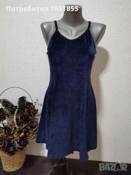 Кадифена  рокля, снимка 1