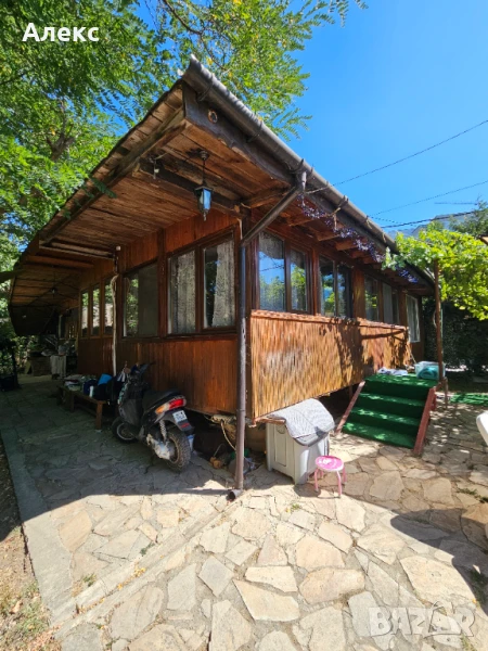 Къща под наем, 2 спални, 2 тоалетни, двор, снимка 1