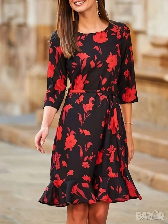 Черна рокля на червени цветя, снимка 1