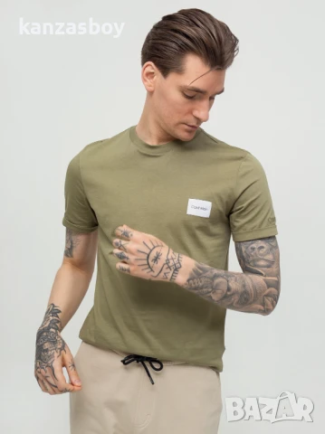 calvin klein - страхотна мъжка тениска КАТО НОВА М