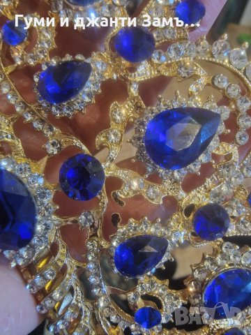 Корона с много камъни.Златно с турско синьо.Красива тежка корона за повод., снимка 1 - Аксесоари за коса - 44005226