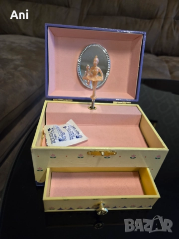 Музикална бижутерна кутия /2/