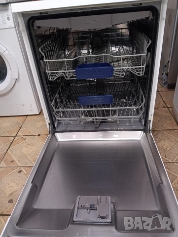 Свободно стояща съдомиялна Сименс Siemens за 14 комплекта с две години гаранция!, снимка 4 - Съдомиялни - 53516582