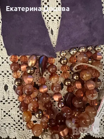 Дизайнерско колие с велурена каишка, снимка 2 - Колиета, медальони, синджири - 47474629