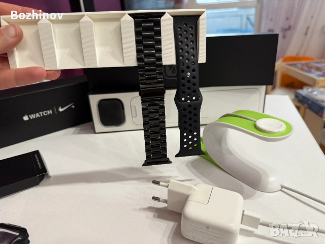 Apple Watch Nike+ Series 4 – 44mm | Отличен комплект + подаръци, снимка 4 - Друга електроника - 53223203