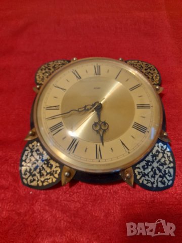 Стар стенен часовник, снимка 1 - Антикварни и старинни предмети - 34859717