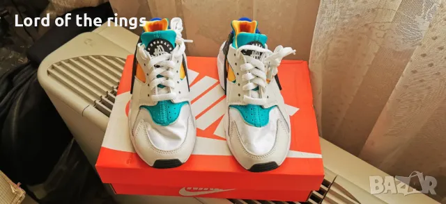 Оригинални маркови дамски маратонки NIKE Air Huarache - 35,5 номер, снимка 3 - Маратонки - 49958766
