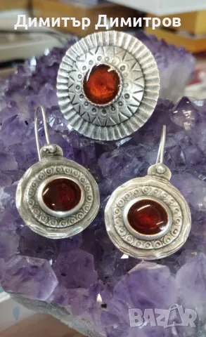 Дамски комплект обеци и пръстен със смола в цвят карнеол. Идея за подарък за жена.