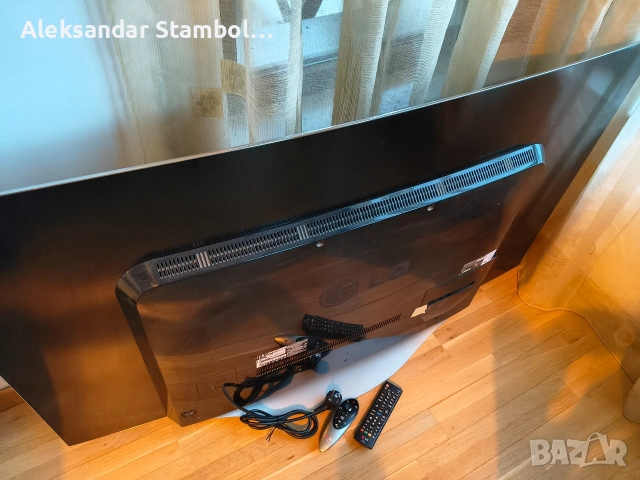 OLED 55" смарт телевизор LG 55EC930V в перфектно техническо и визуално състояние., снимка 3 - Телевизори - 53394189
