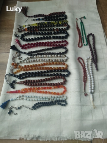 Прекрасен колекционерски лот от броеници-17 бр.Няма броеница направена от пластмаса., снимка 3 - Антикварни и старинни предмети - 51557500