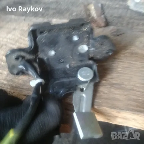 Брава заден капак  Toyota Yaris 2006-2012 1.3 VVTi , снимка 3 - Части - 47869106