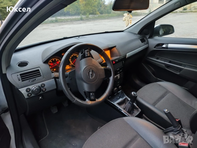 Опел Астра комби , снимка 2 - Автомобили и джипове - 52126073