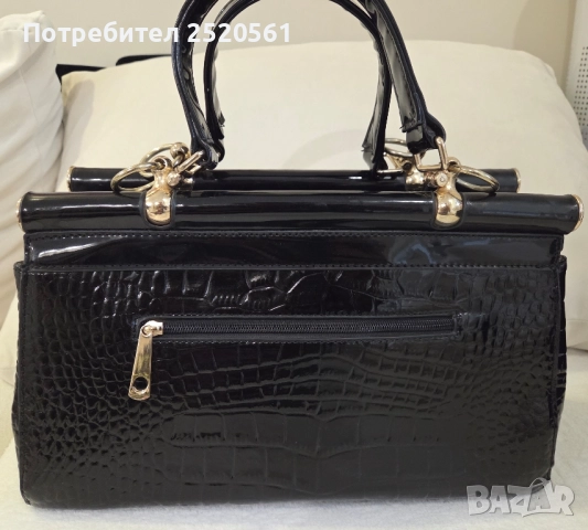 Елегантна дамска черна чанта лак