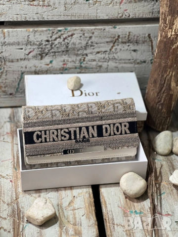 портмонета в кутия christian dior, снимка 3 - Портфейли, портмонета - 51458198