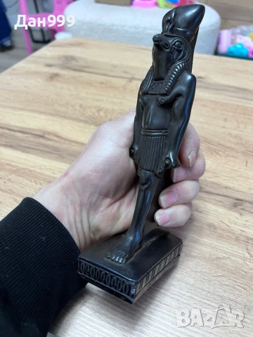 Колекционерска , египетска статуетка на Бог Хор, снимка 2 - Антикварни и старинни предмети - 52917496