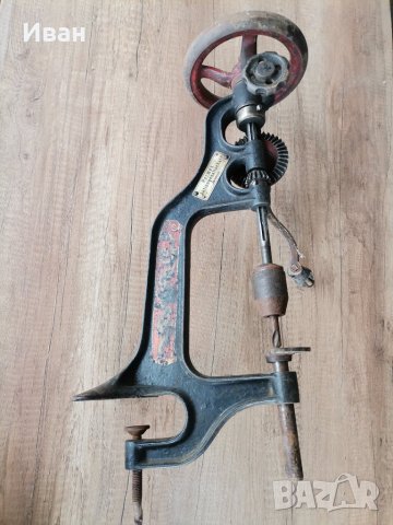 Стара ръчна бормашина HERMRS